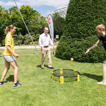 Mehr Informationen zum Thema: "Bewegt im Park" - Menschen jeden Alters in Bewegung