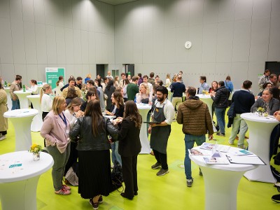 8_OeGK-Empfang-fuer-Jungmediziner_innen-21.04.2026-90.jpg
