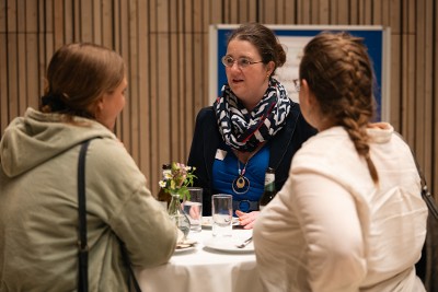 8_OeGKJungmedizinerinnenempfang-14.04.2026-005.jpg