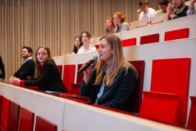 11_OeGKJungmedizinerinnenempfang-14.04.2026-061.jpg