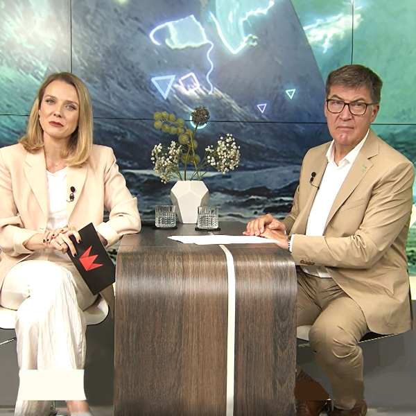 Moderatorin Raphaela Scharf und Chefarzt der &Ouml;GK Dr. Andreas Krauter / Credit: &Ouml;GK