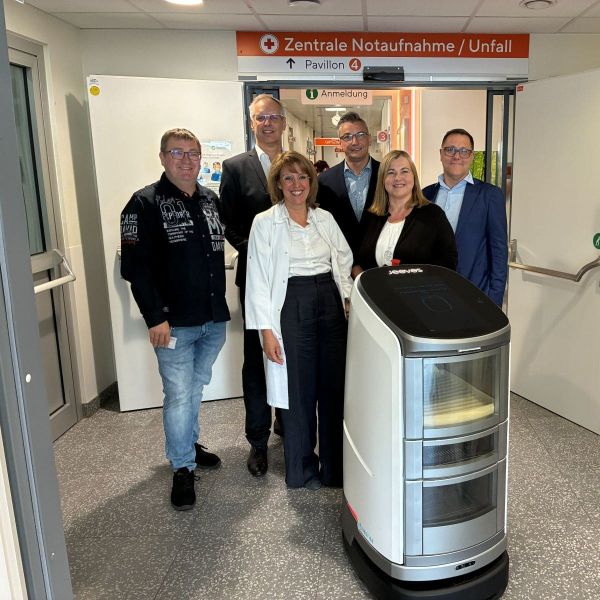 v.l.n.r. Patrick Korn, CDO Mag. Harald Herzog, Priv.Doz.in Dr.in Valerie Nell-Duxneuner (&Auml;rztliche Direktorin Hanunsch-Krankenhaus), GD Mag. Bernhard Wurzer, Gabriele Rametsteiner-Ritzinger, MSc (Pflegedirektorin Hanusch-Krankenhaus), Mag. Stefan Spitzbart, MPH (stv. Leiter FB Gesundheitseinrichtungen)<br />